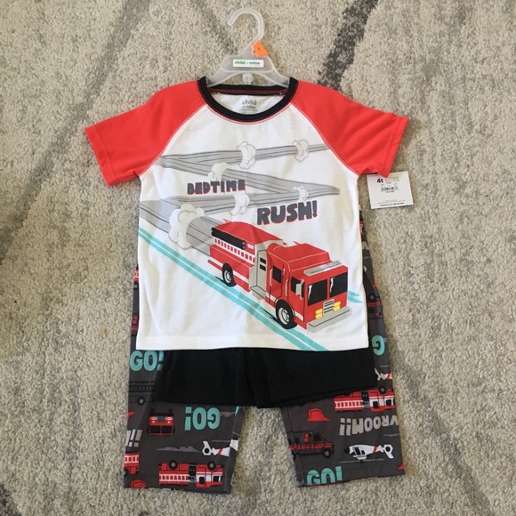 Carter's Other - NWT Firetruck PJs 4t
